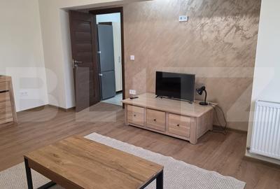Apartament cu 2 camere semidecomandat, mobilat în Ultracentral