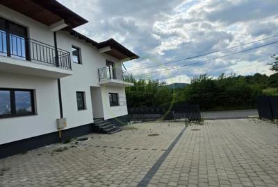 Casă individuală cu 4 camere cu Canalizare în Exterior Sud - 2