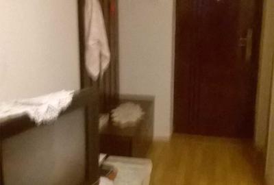 Garsonieră decomandată în Sud