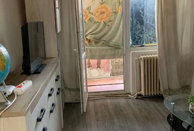 Apartament cu 3 camere decomandat în Luncă - 2