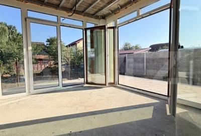 Casă individuală cu 3 camere cu Canalizare în Sânandrei