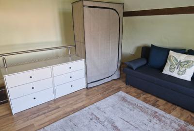 Apartament cu 4 camere semidecomandat în Circumvalațiunii