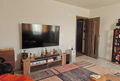 Apartament cu 3 camere decomandat, mobilat în Berceni