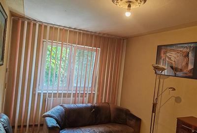 Apartament cu 2 camere semidecomandat în Florilor