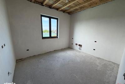 Casă cu 4 camere în Vânători