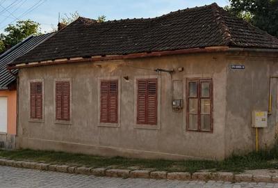 Casă cu 4 camere cu Teren 400 Mp în Exterior Vest