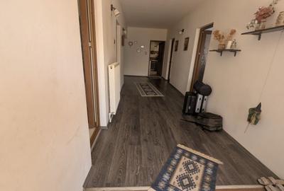 Casă cu 3 camere în Valu lui Traian - 1