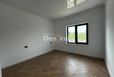Casă cu 4 camere cu Teren 450 Mp în Breazu - 2