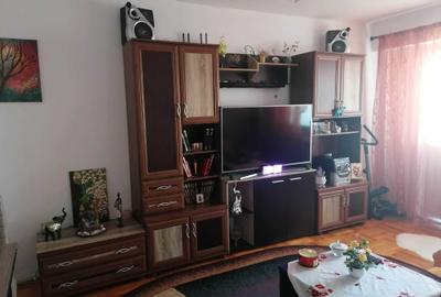 Apartament cu 3 camere decomandat în Central - 1