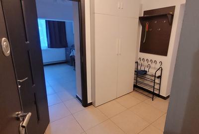 Apartament cu 3 camere decomandat în Micro 4 - 4
