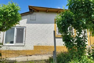 Casă cu 3 camere cu Teren 1470 Mp în Fântânele
