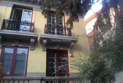Apartament cu 3 camere decomandat în Floreasca