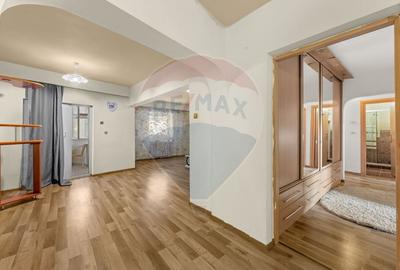 Apartament cu 4 camere decomandat, mobilat în Intim - 4