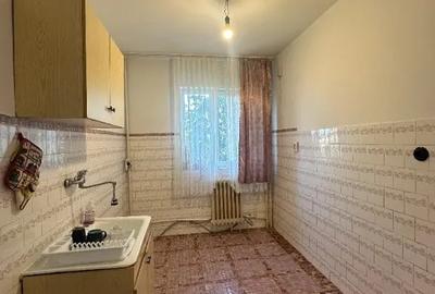 Apartament cu 2 camere decomandat în Vest