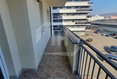 Apartament cu 3 camere semidecomandat în Iris
