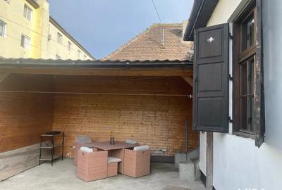 Casă cu 2 camere în Central