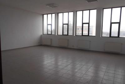 Spațiu comercial, de 800 mp, în Central - 1
