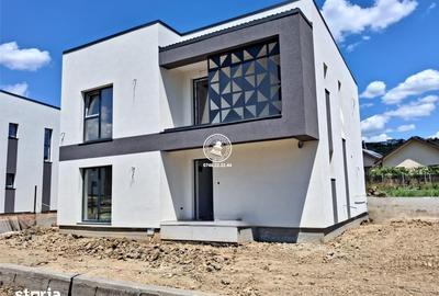 Casă cu 4 camere cu Teren 350 Mp în Rediu