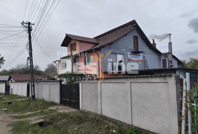Casă individuală cu 8 camere cu Canalizare în - 1