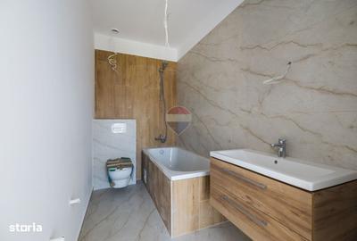 Apartament cu 3 camere în Tractorul