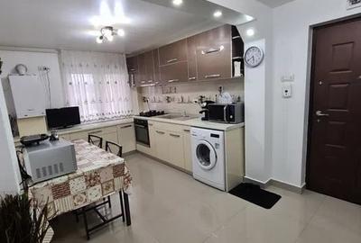 Apartament cu 3 camere semidecomandat, mobilat în Viziru 1 - 2