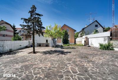 Casă cu Teren 710 Mp în Central