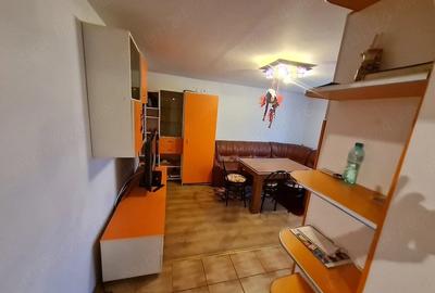 Apartament cu 3 camere decomandat în Crihala