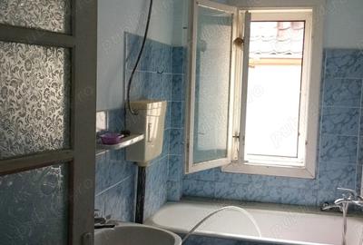 Casă cu 6 camere cu Teren 805 Mp în Central