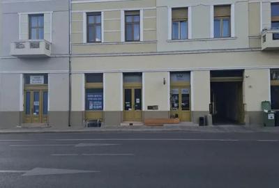 Spațiu comercial, de 48 mp, în Central - 9