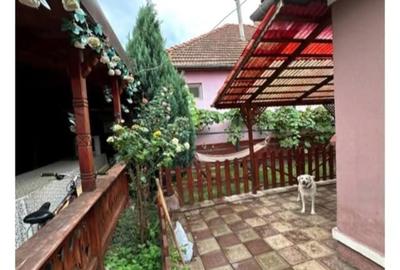 Casă cu 3 camere cu Teren 128 Mp în Central