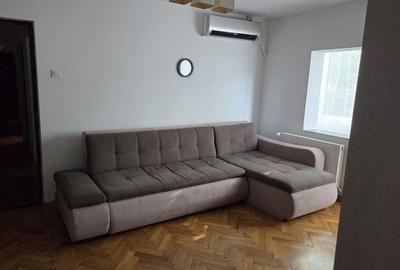 Apartament cu 3 camere în Soarelui