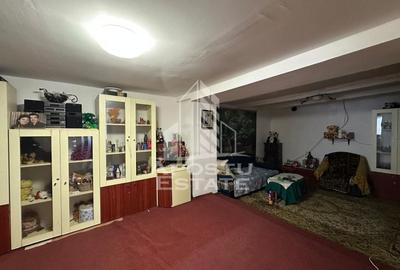 Casă individuală cu 4 camere cu Canalizare în Zimandcuz