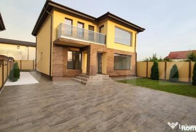 Casă cu 5 camere cu Teren 260 Mp în Central