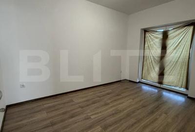 Casă cu 4 camere cu Teren 250 Mp în Central