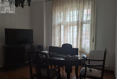 Apartament cu 3 camere decomandat în Central - 11