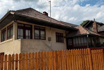 Casă cu 3 camere cu Teren 650 Mp în Trăisteni