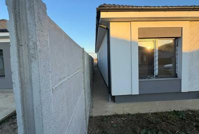 Casă cu 4 camere în Exterior Est