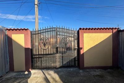 Casă cu 2 camere cu Teren 20 Mp în Central - 1