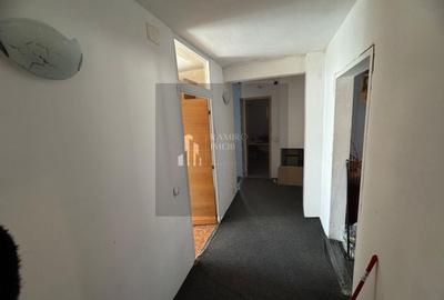Apartament cu 4 camere decomandat în Central - 3