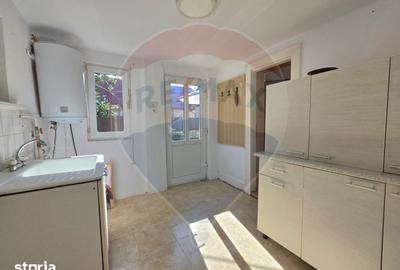 Casă cu 3 camere cu Teren 360 Mp în Central - 10