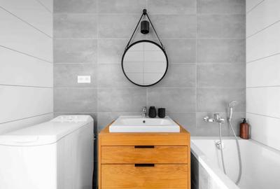 Apartament cu 3 camere decomandat în Titan