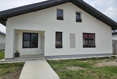 Casă cu 4 camere în Poșta - 1