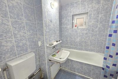 Apartament cu 2 camere decomandat în Micro 17