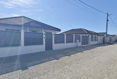 Casă cu 3 camere cu Teren 590 Mp în Sântandrei
