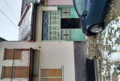 Casă cu 6 camere cu Teren 110 Mp în Central - 2
