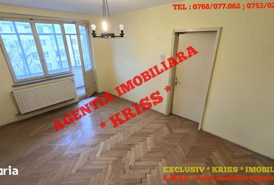 Apartament cu 3 camere semidecomandat în Craiovei - 1