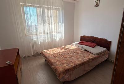 Apartament cu 2 camere decomandat în Sat Vacanță