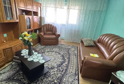Apartament cu 3 camere decomandat în Dacia