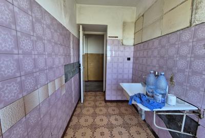 Apartament cu 3 camere semidecomandat în Km 4-5 - 8