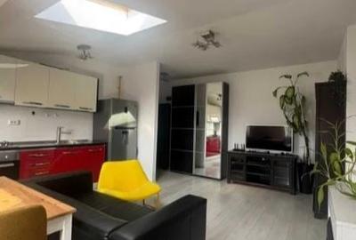 Apartament cu 3 camere semidecomandat, mobilat în Titan